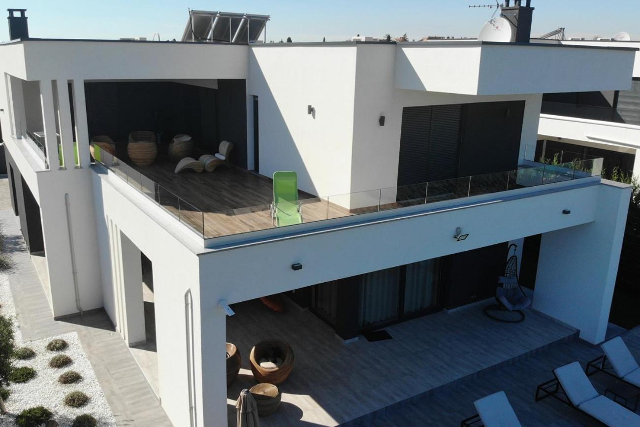 Villa Ula In Pula With Heated Pool And Sauna Экстерьер фото