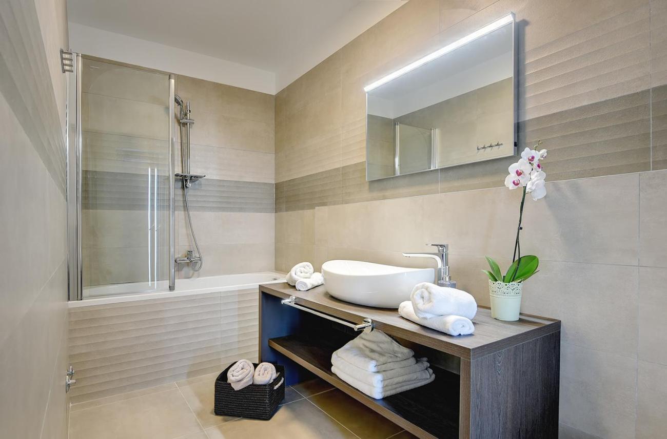 Villa Ula In Pula With Heated Pool And Sauna Экстерьер фото