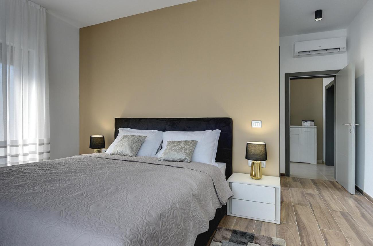 Villa Ula In Pula With Heated Pool And Sauna Экстерьер фото