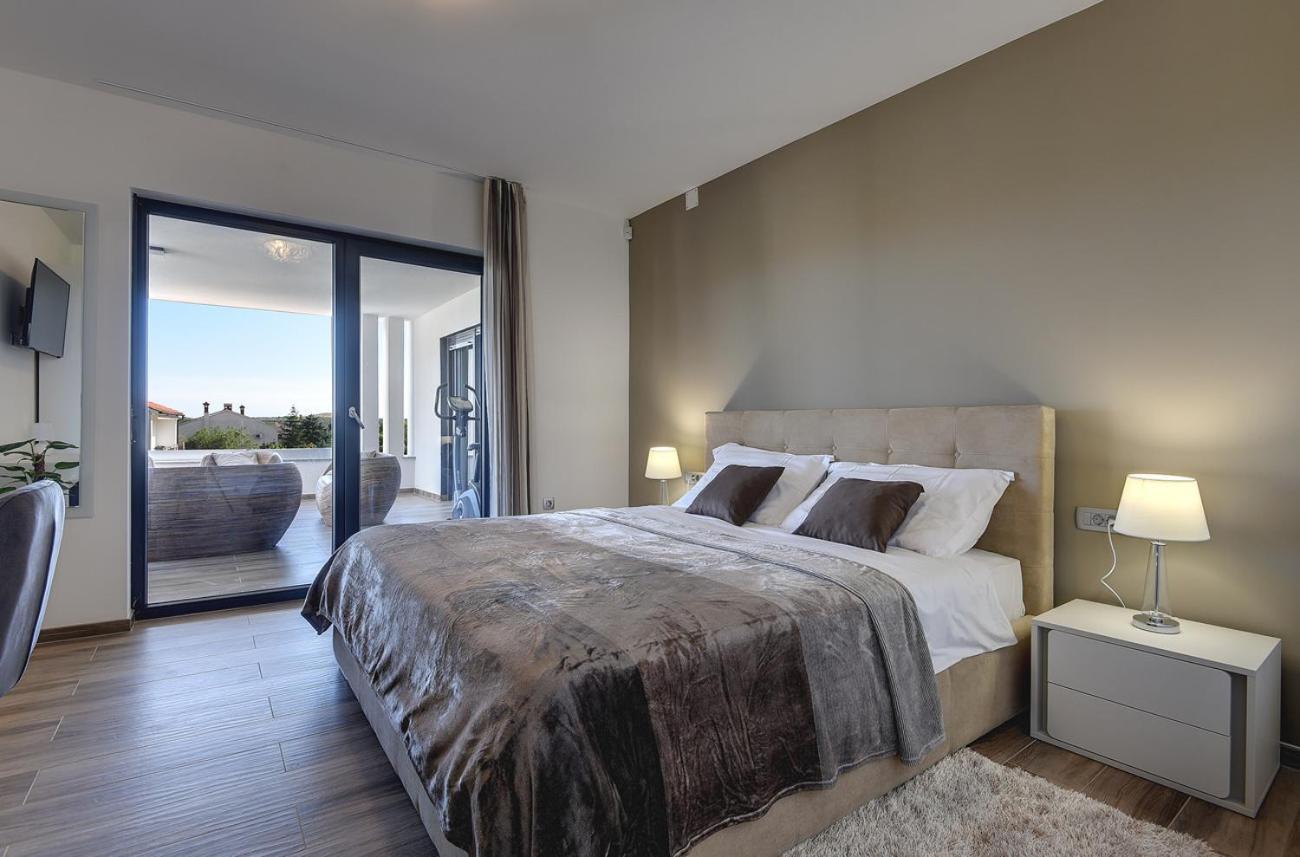 Villa Ula In Pula With Heated Pool And Sauna Экстерьер фото