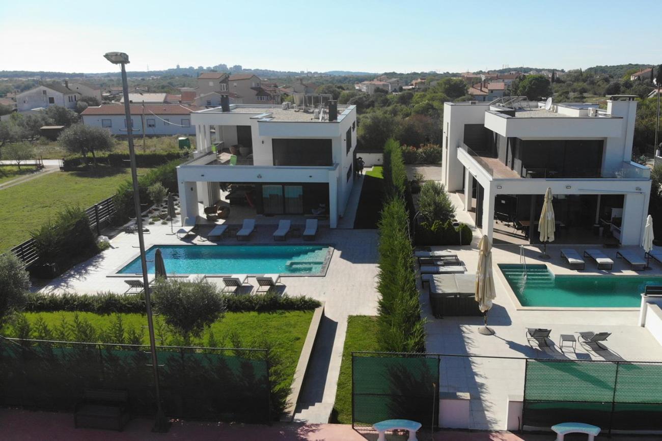 Villa Ula In Pula With Heated Pool And Sauna Экстерьер фото
