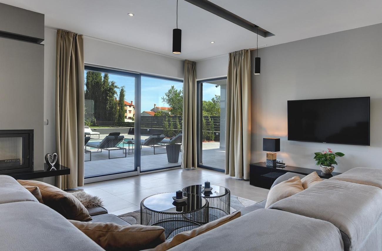 Villa Ula In Pula With Heated Pool And Sauna Экстерьер фото