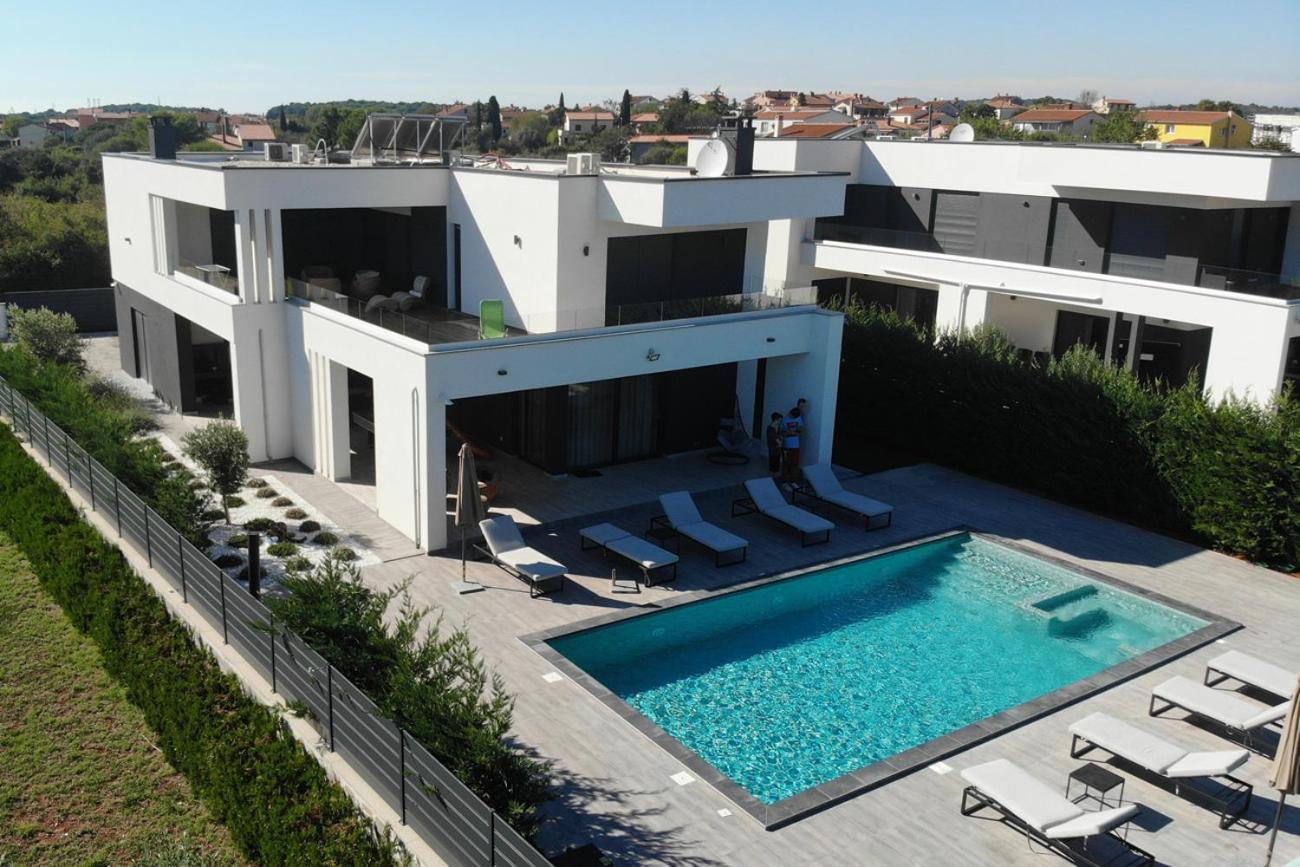 Villa Ula In Pula With Heated Pool And Sauna Экстерьер фото