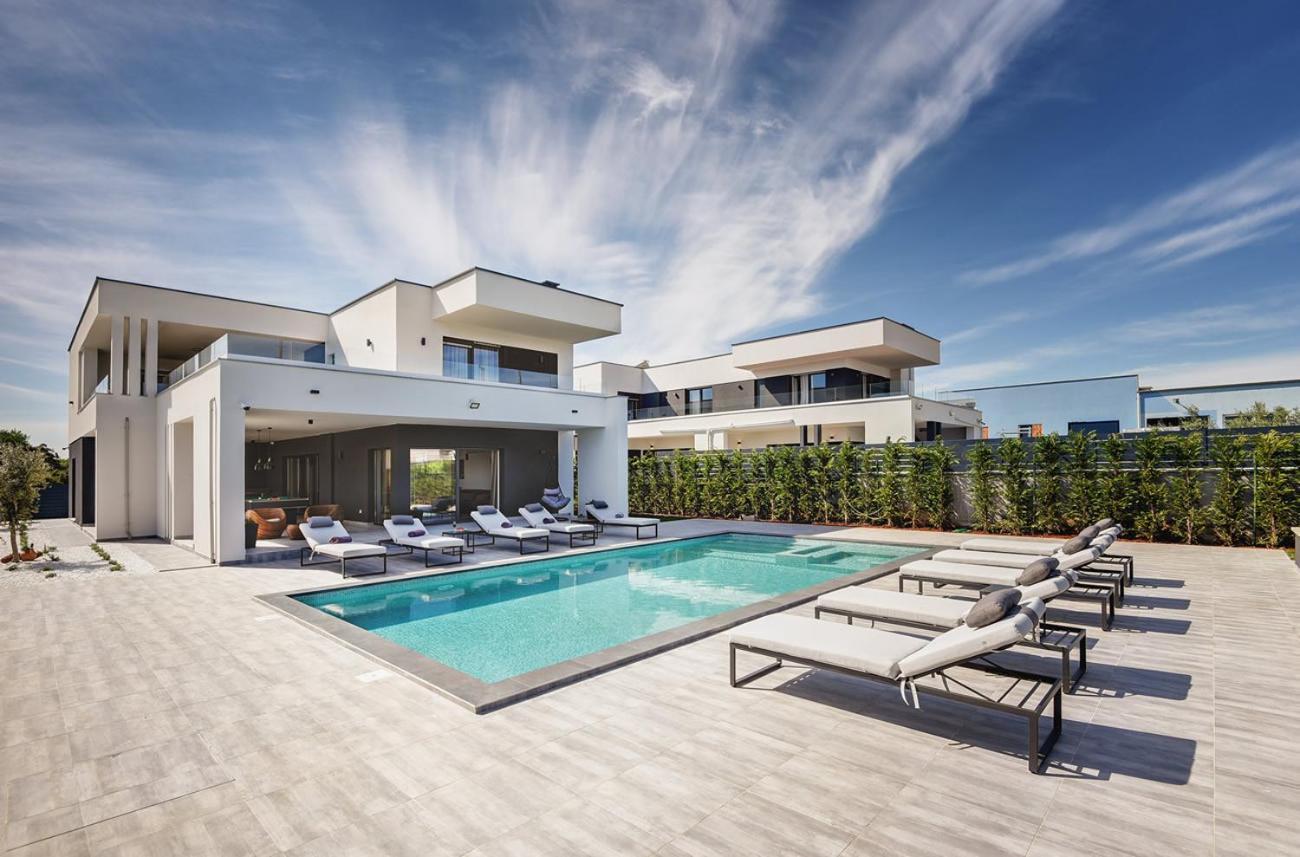 Villa Ula In Pula With Heated Pool And Sauna Экстерьер фото