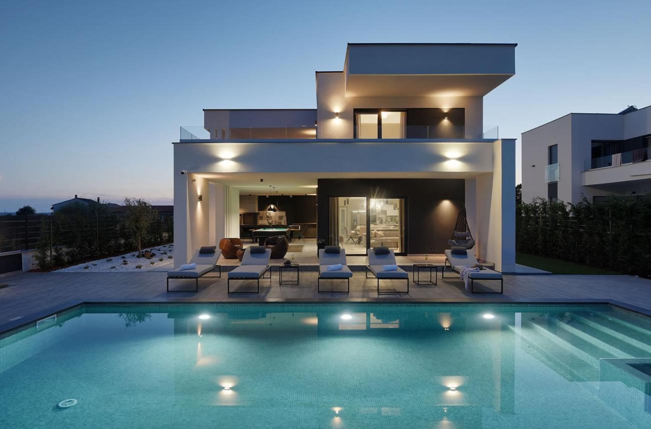Villa Ula In Pula With Heated Pool And Sauna Экстерьер фото