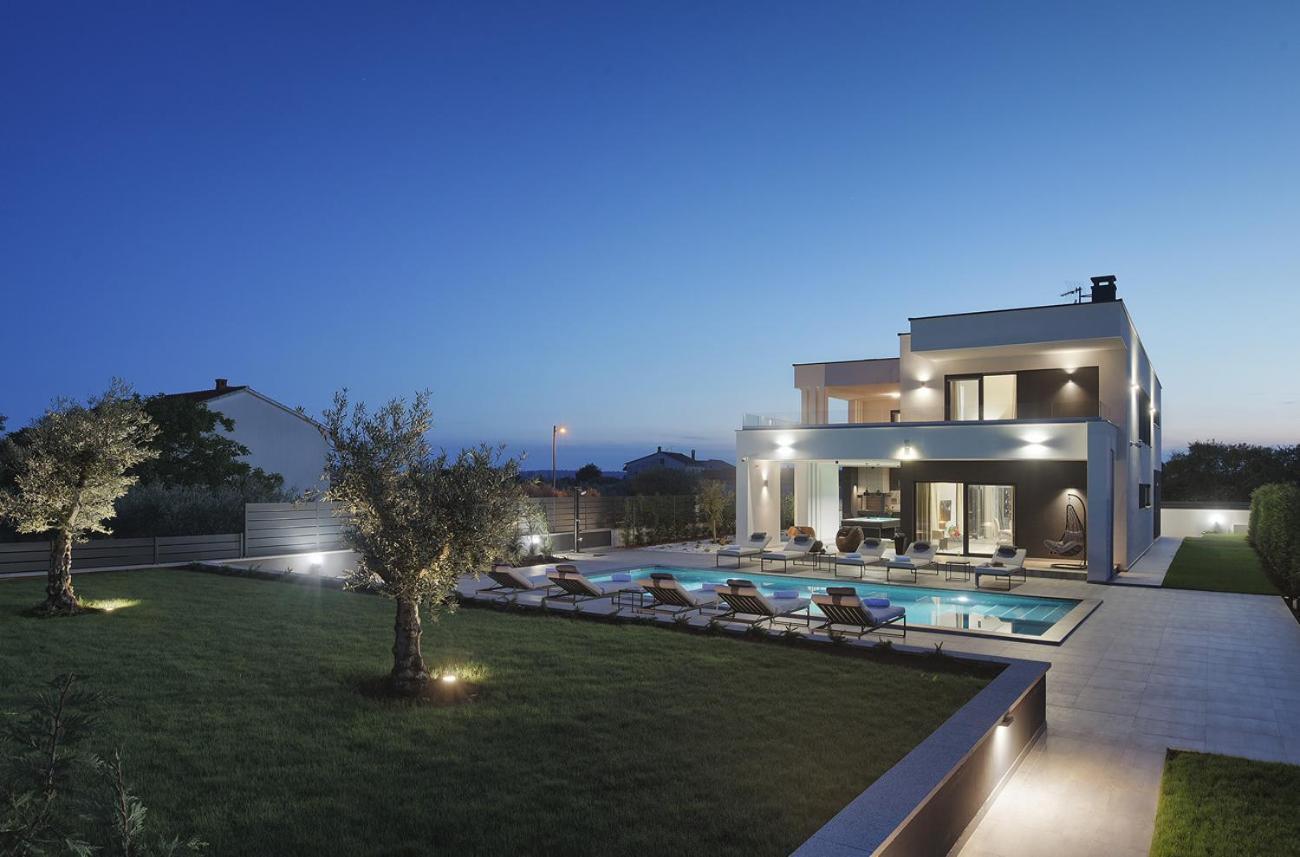 Villa Ula In Pula With Heated Pool And Sauna Экстерьер фото